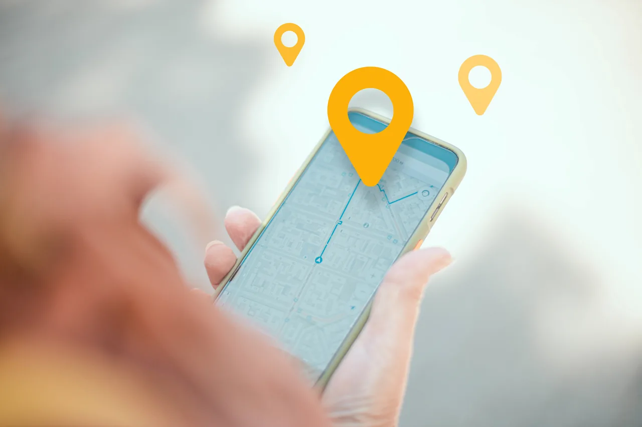 スマホの地図で近くの店舗を探す