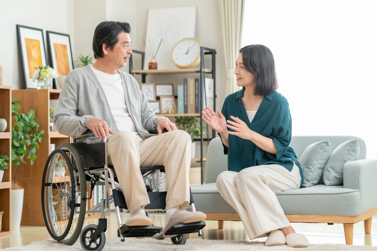 家族で介護施設探しを相談する